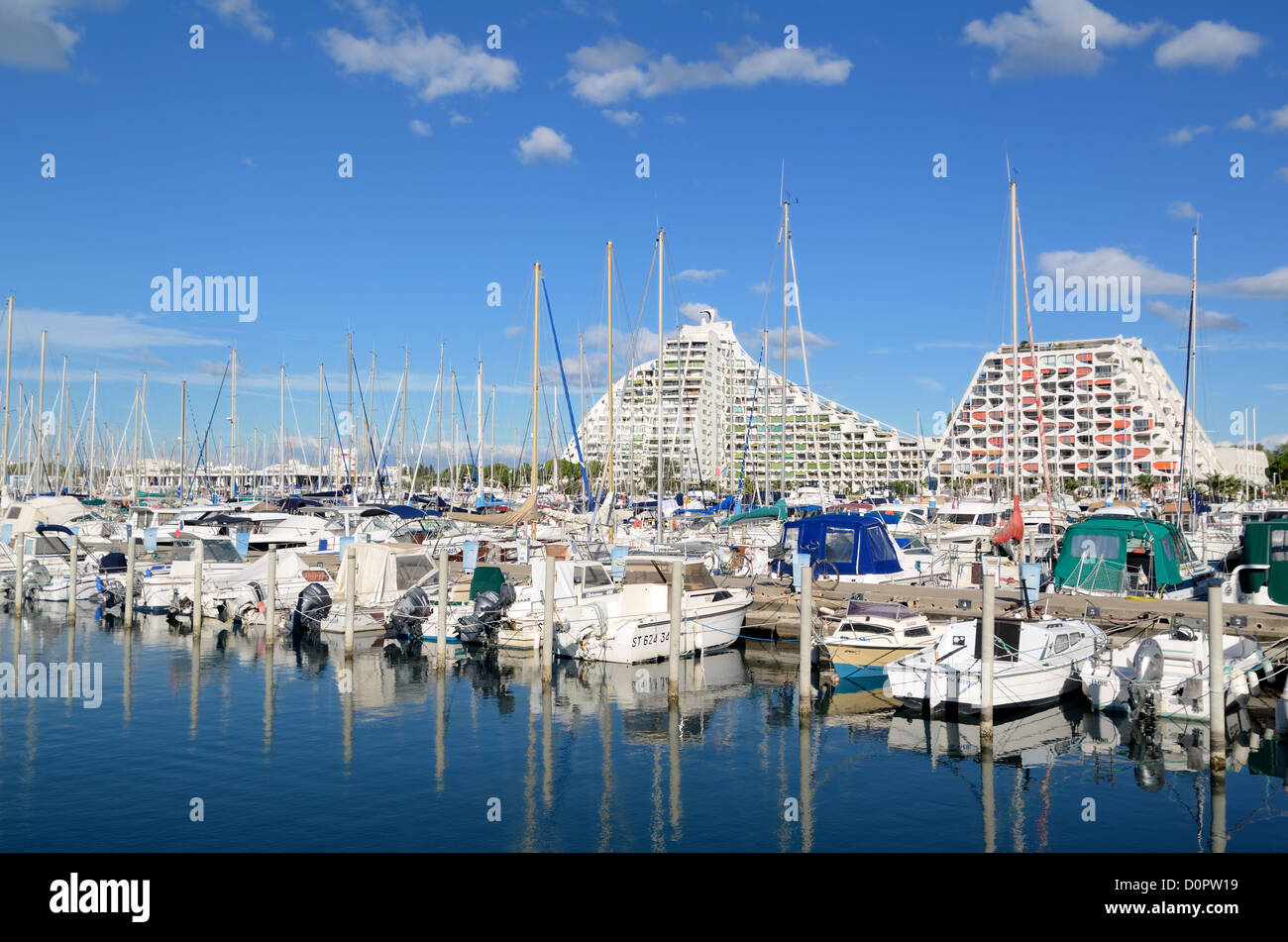 Port de plaisance et des yachts à La Grande-Motte Hérault Languedoc-Roussillon France Holiday Resort Banque D'Images