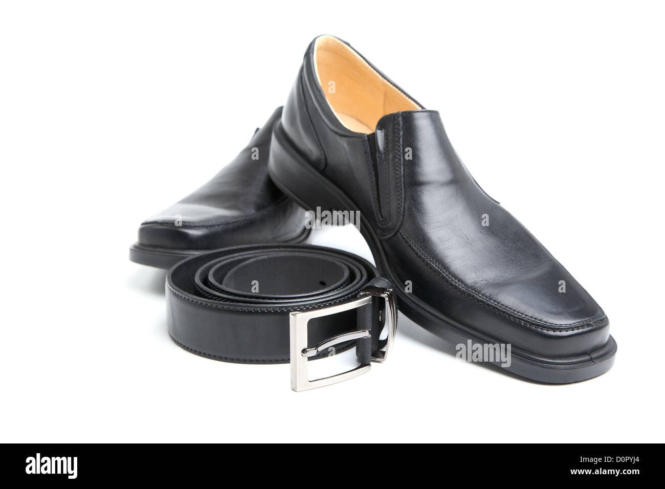 Paire de chaussures homme noir et une ceinture Banque D'Images
