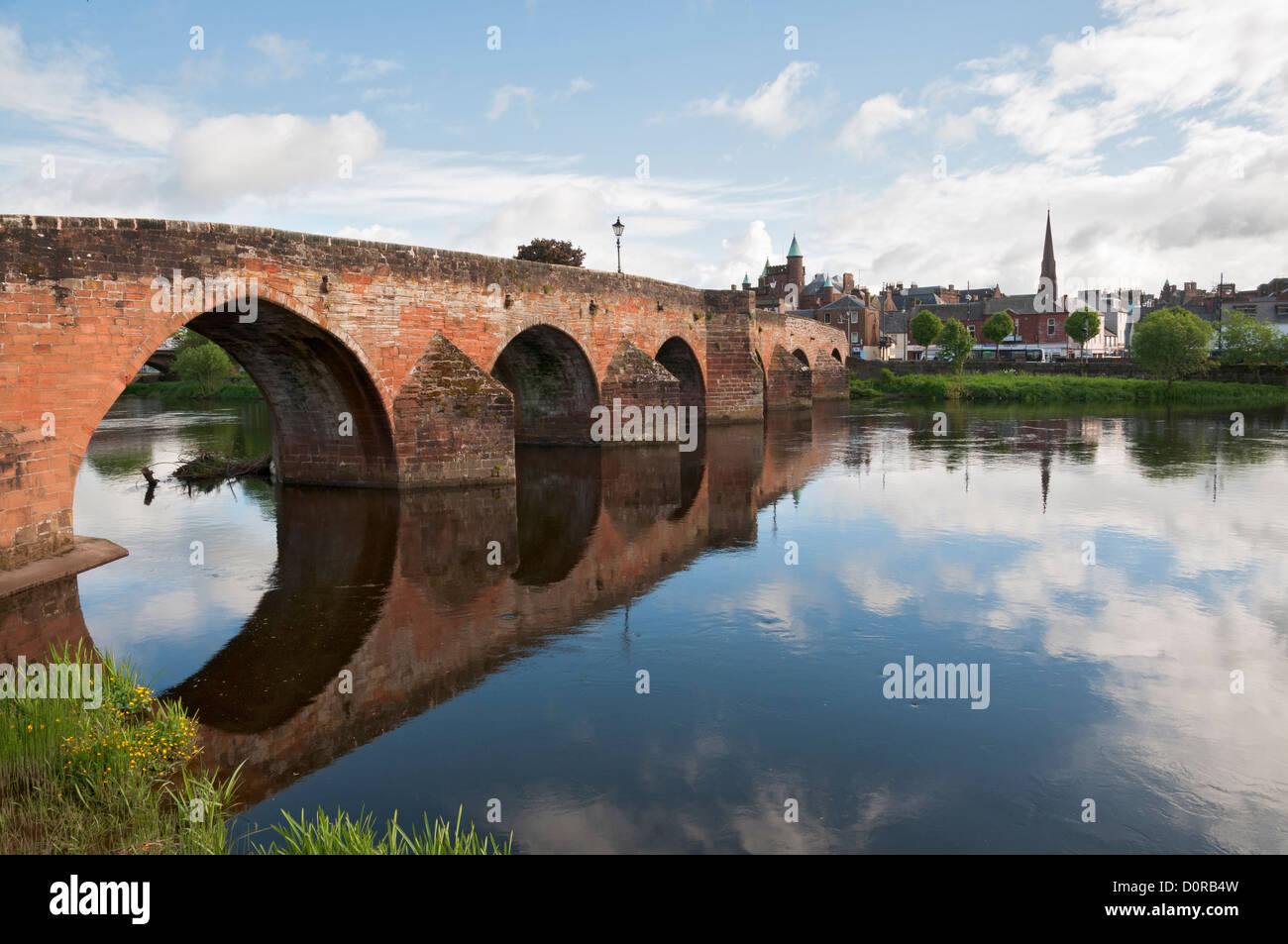 L'Écosse, Dumfries, Devorgilla pont construit 15C, de la rivière Nith Banque D'Images