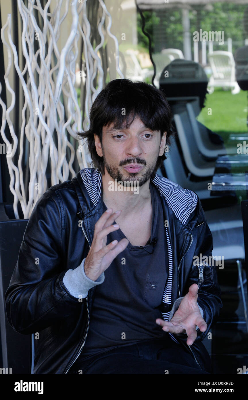 Réalisateur Espagnol Oriol Paulo participant à un journaliste de présenter le film le corps / El Cuerpo à Sitges Film Festival d'horreur. Banque D'Images