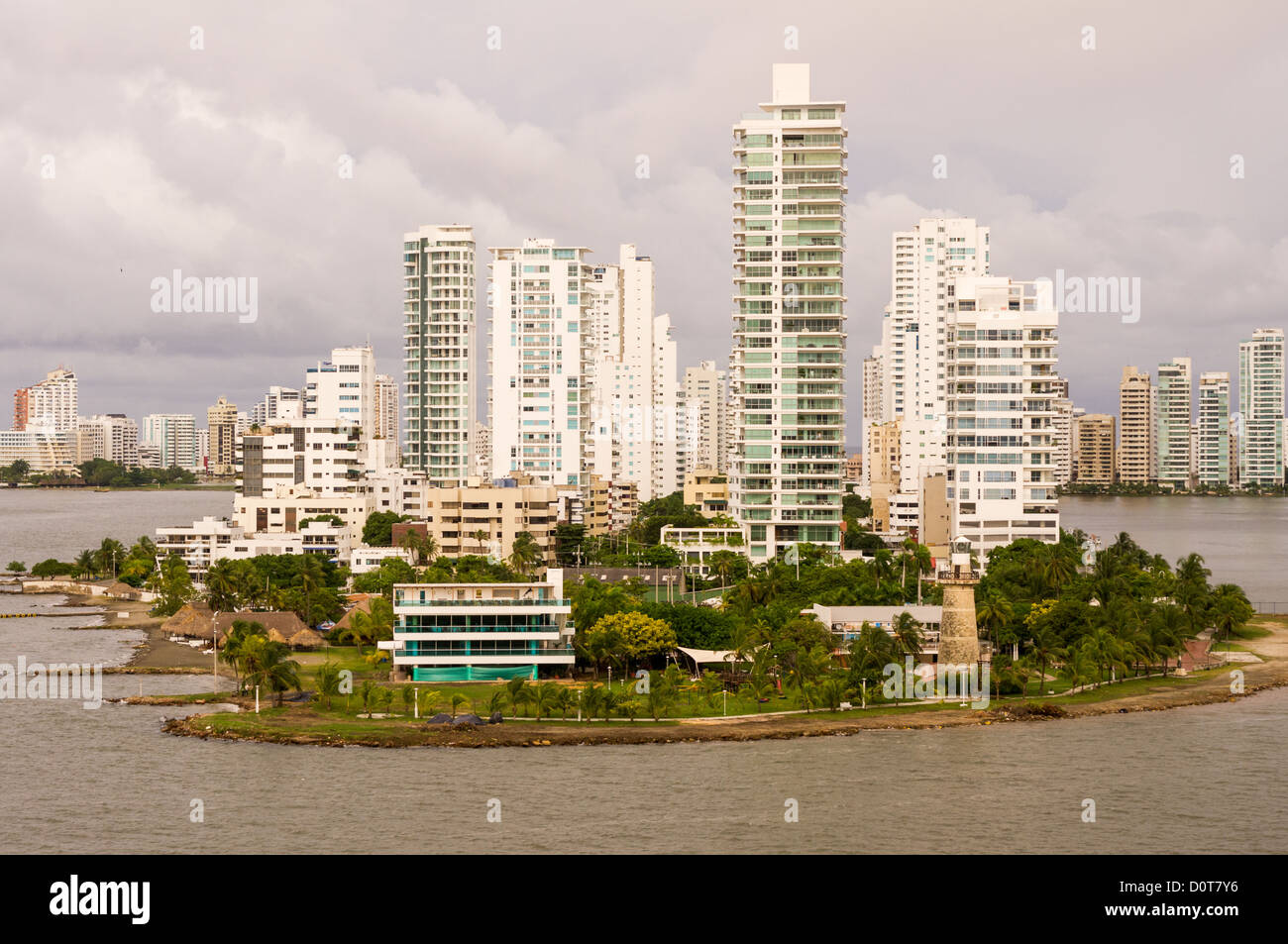 La ville de Carthagène Carthagène Colombie montrant Harbour et gratte-ciel Banque D'Images