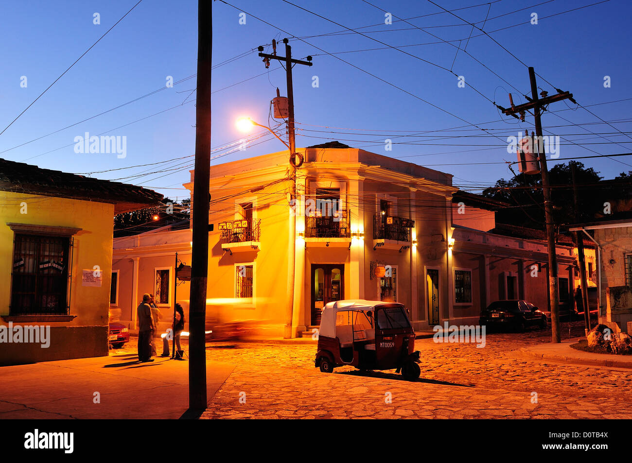 La ville, Copan, Amérique Centrale, Honduras, Carré, nuit, les lumières Banque D'Images