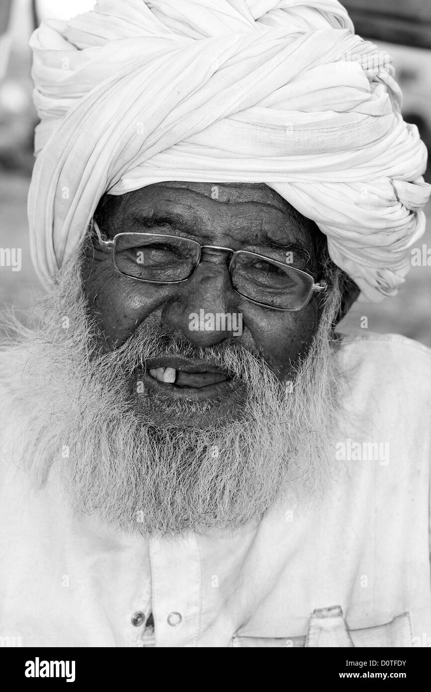 Portrait de l'homme indien senior Banque D'Images