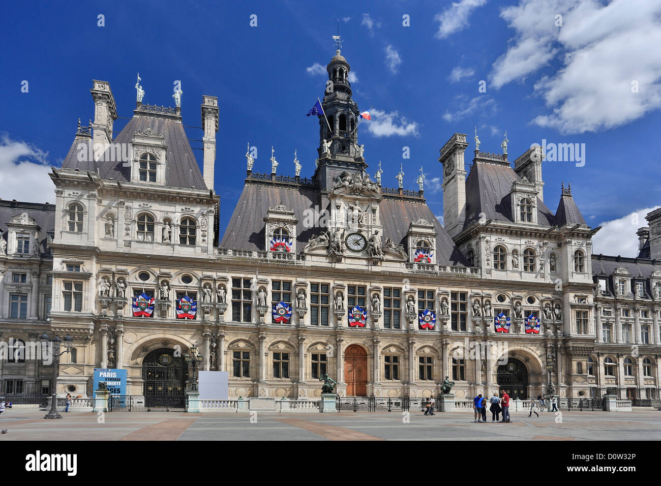 France, Europe, voyage, Paris, ville, l'Hôtel de Ville, Architecture, bâtiment, drapeaux, gouvernement, toit, square Banque D'Images