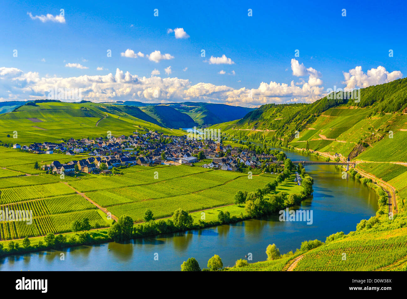 Allemagne, Europe, voyage, Moselle, Moselle, Moselle, Trittenheim, rivière, de vignes, de l'agriculture, l'incurvation, nuages, Mosel, nature, à Banque D'Images