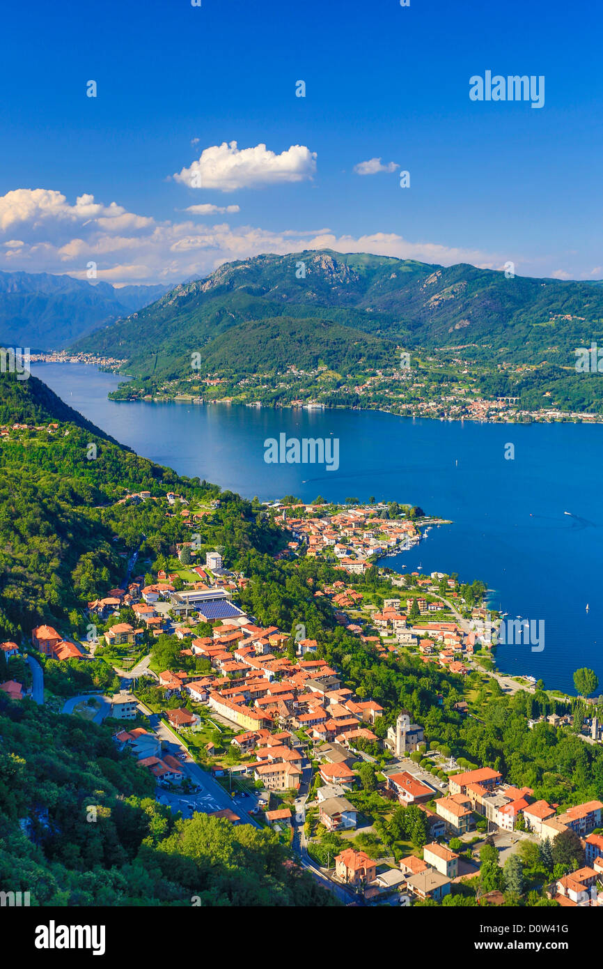 L'Italie, l'Europe, voyage, lac d'Orta, Pella, Alpes, island, paysage, montagnes, orta, Piémont, toits, san gulio, tourisme, ville, Banque D'Images