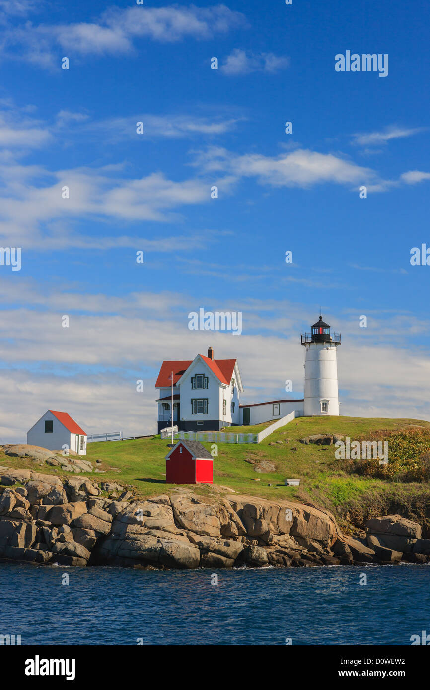 Le phare de Nubble sur la côte est du Maine. Banque D'Images