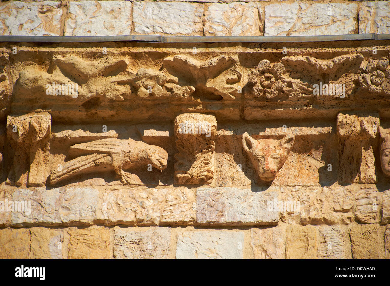 Sculptures médiévales de la face de la Basilique Papale de Saint François d'Assise, ( Basilique Papale di San Francesco Assisi, Italie ) Banque D'Images