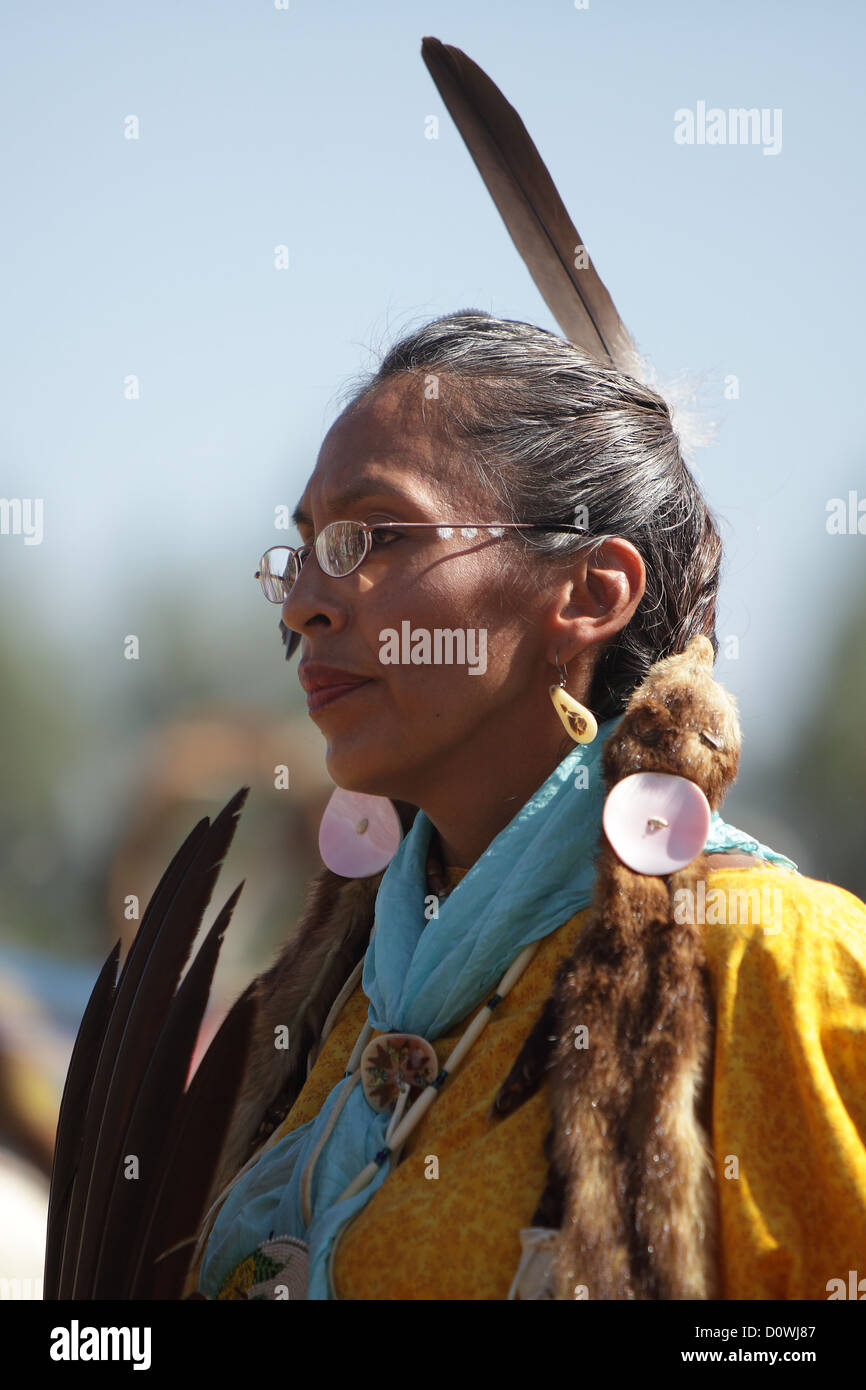 SAN BERNARDINO, CALIFORNIE - Le 13 octobre : Le San Manuel Band of Indians  tiennent leur Pow-wow annuel à San Bernardino, 2012 Photo Stock - Alamy