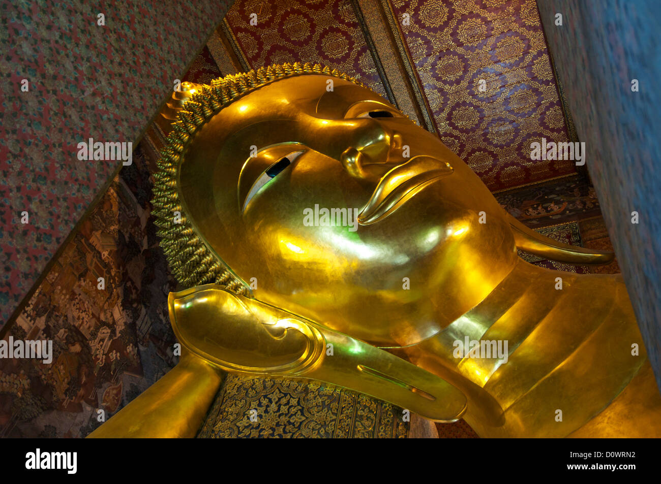 Le bouddha couché de Wat PhoTemple Bangkok Thaïlande Banque D'Images