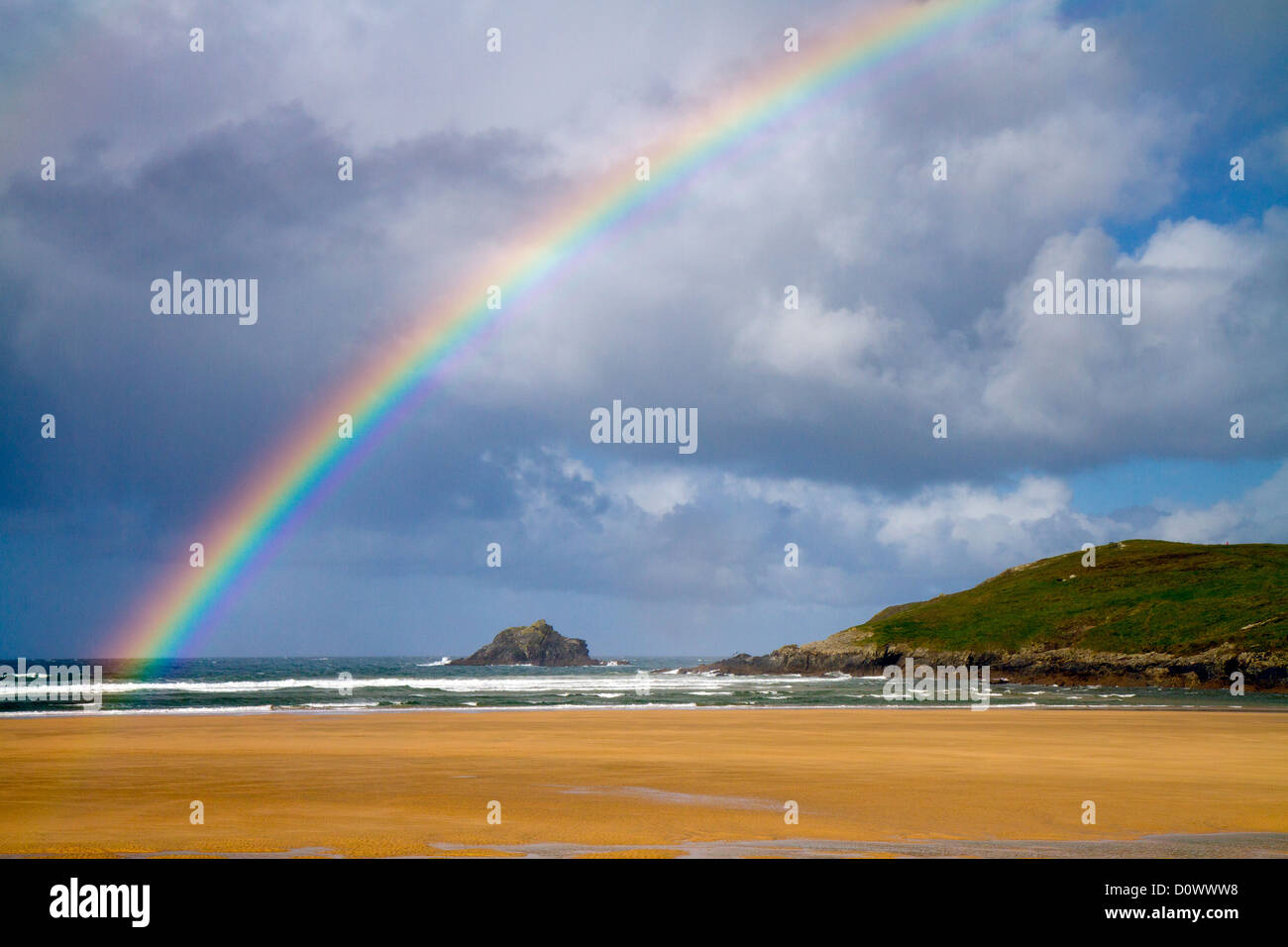 Plage avec Rainbow Crantock Cornwall Angleterre Royaume-Uni près de Newquay Banque D'Images