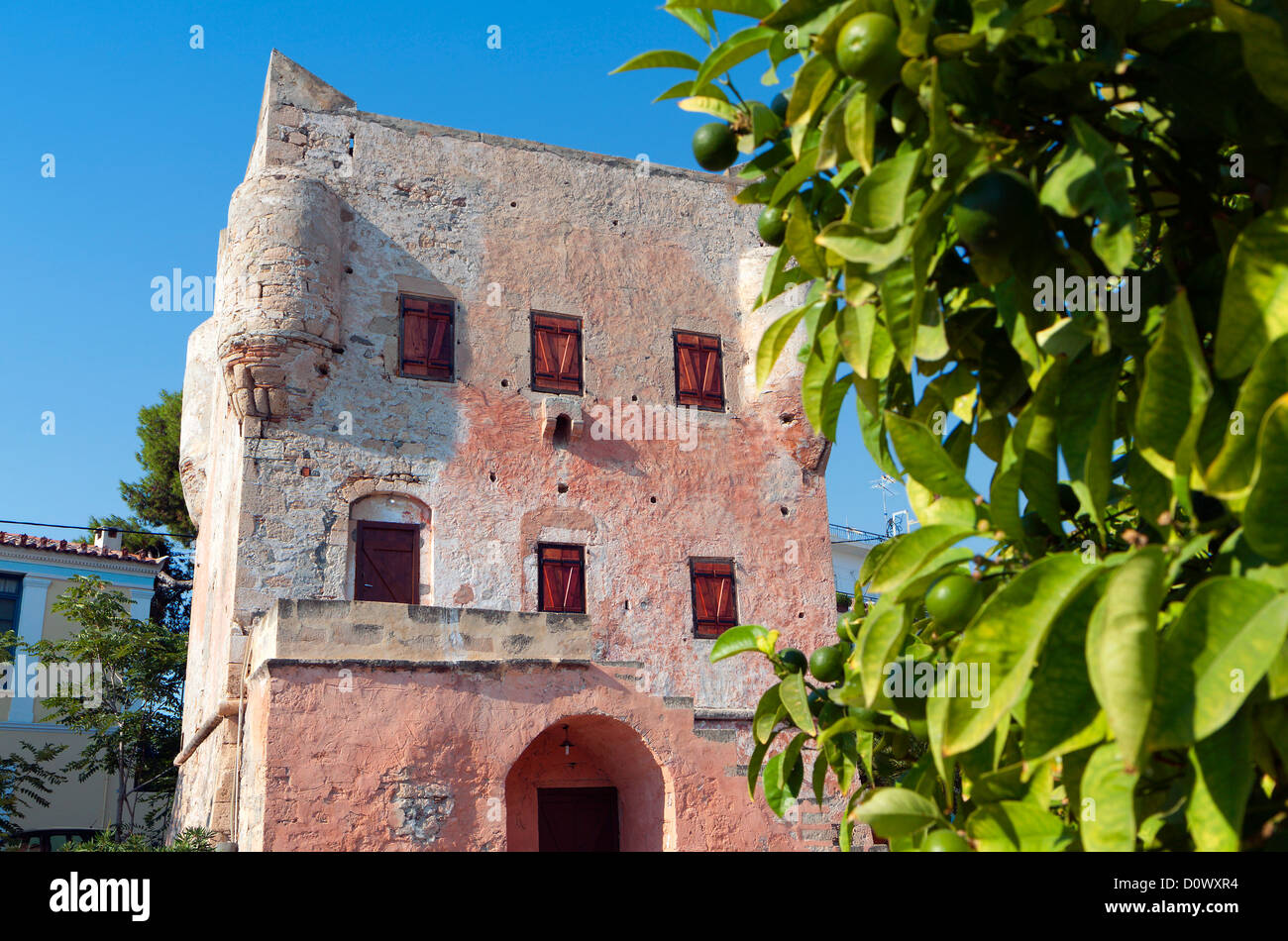 La tour rose de Markellos à l'île d'Egine en Grèce. Banque D'Images