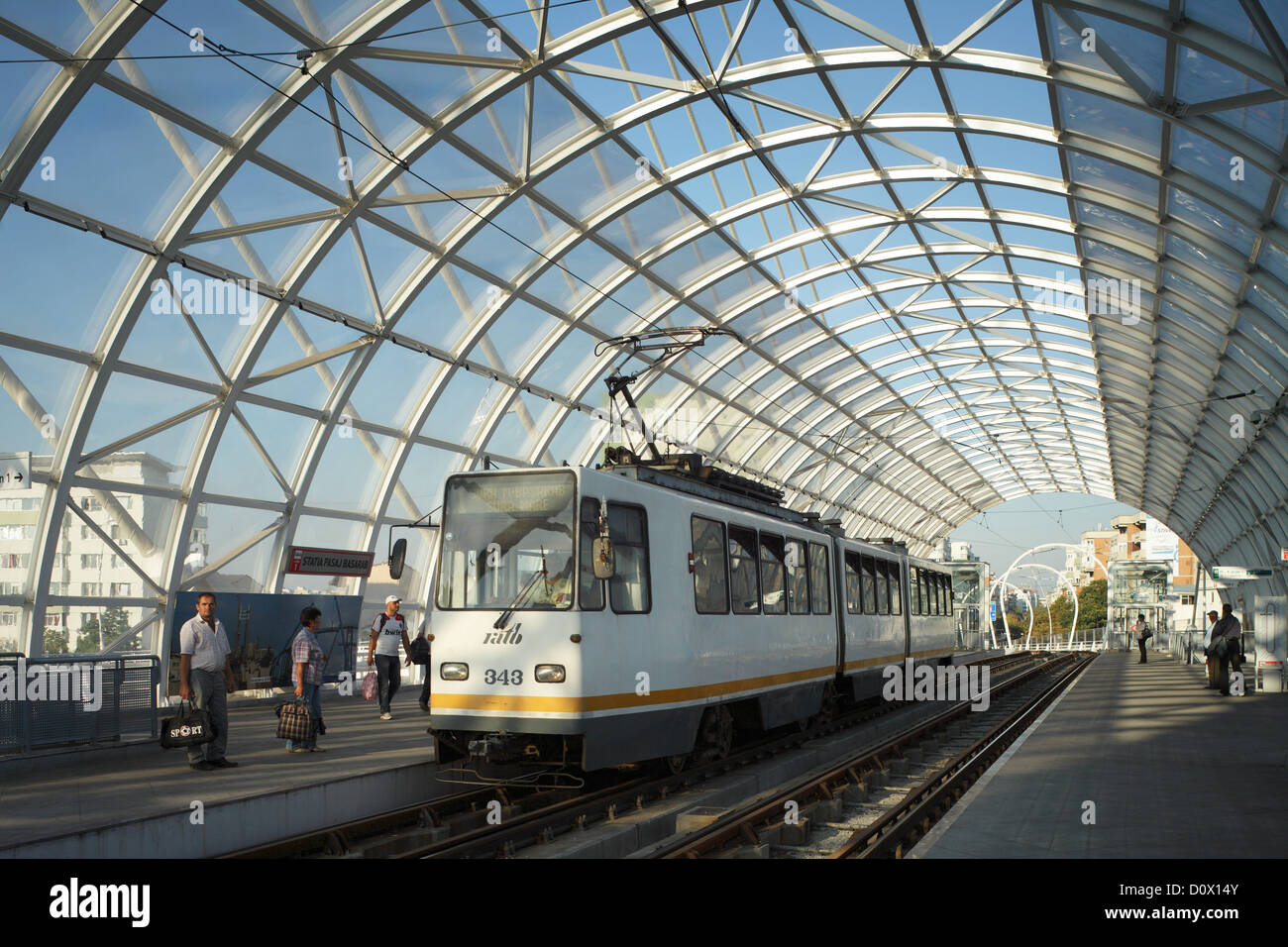 Bucarest, Roumanie, la nouvelle station de tramway Pasaj Statia Basarab Banque D'Images