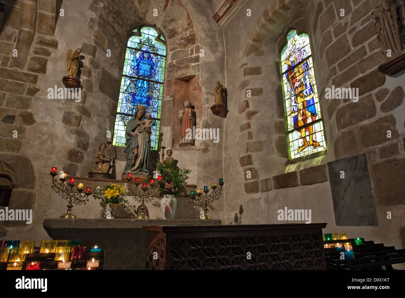 Intérieur de l'église paroissiale Saint-Pierre (le Saint patron des pêcheurs) du XVe siècle, le Mont-St-Michel, Normandie, France, UNESCO, site du patrimoine mondial Banque D'Images