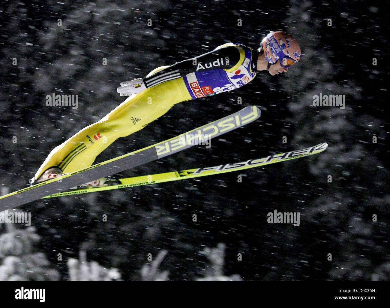Le 01.12.2012. Kuusamo, Finlande. Nordic Ski WC FIS Coupe du Monde FIS de saut à ski Nordic photo montre Michael Neumayer ger Banque D'Images