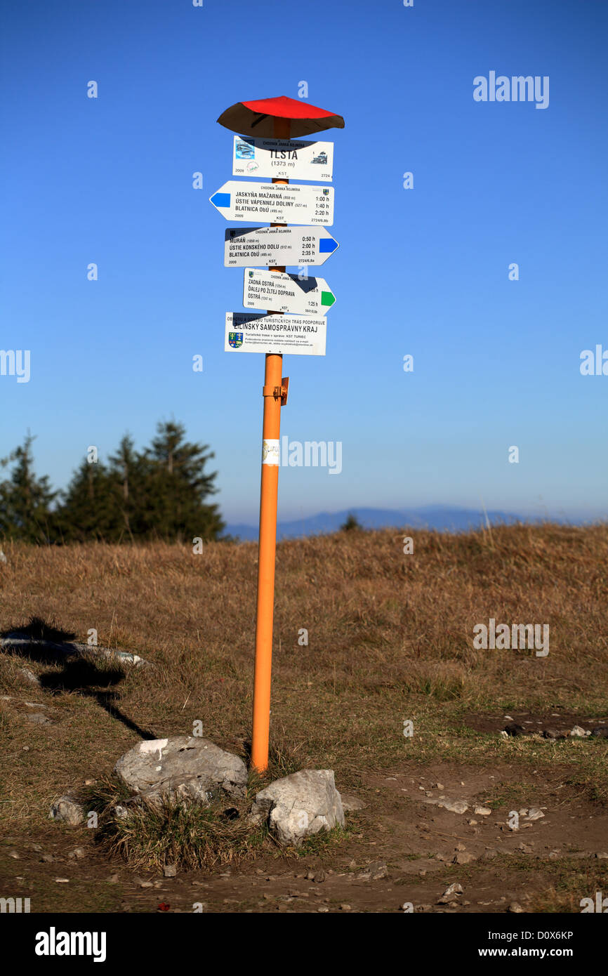 L'indication au sommet du Tlsta, NP, Velka Fatra Slovaquie. Banque D'Images
