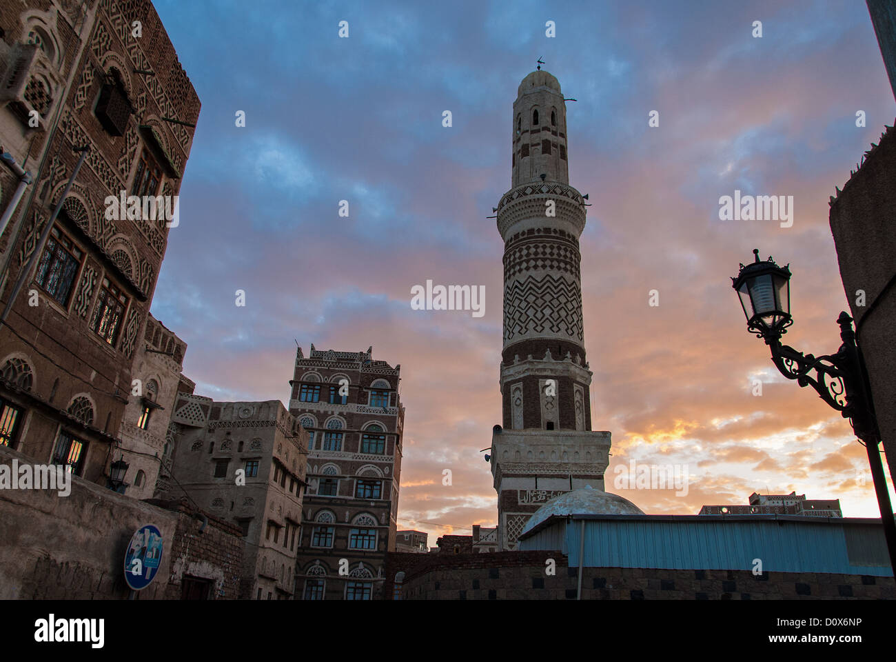 Vieille ville de Sanaa, Yémen, au coucher du soleil Banque D'Images