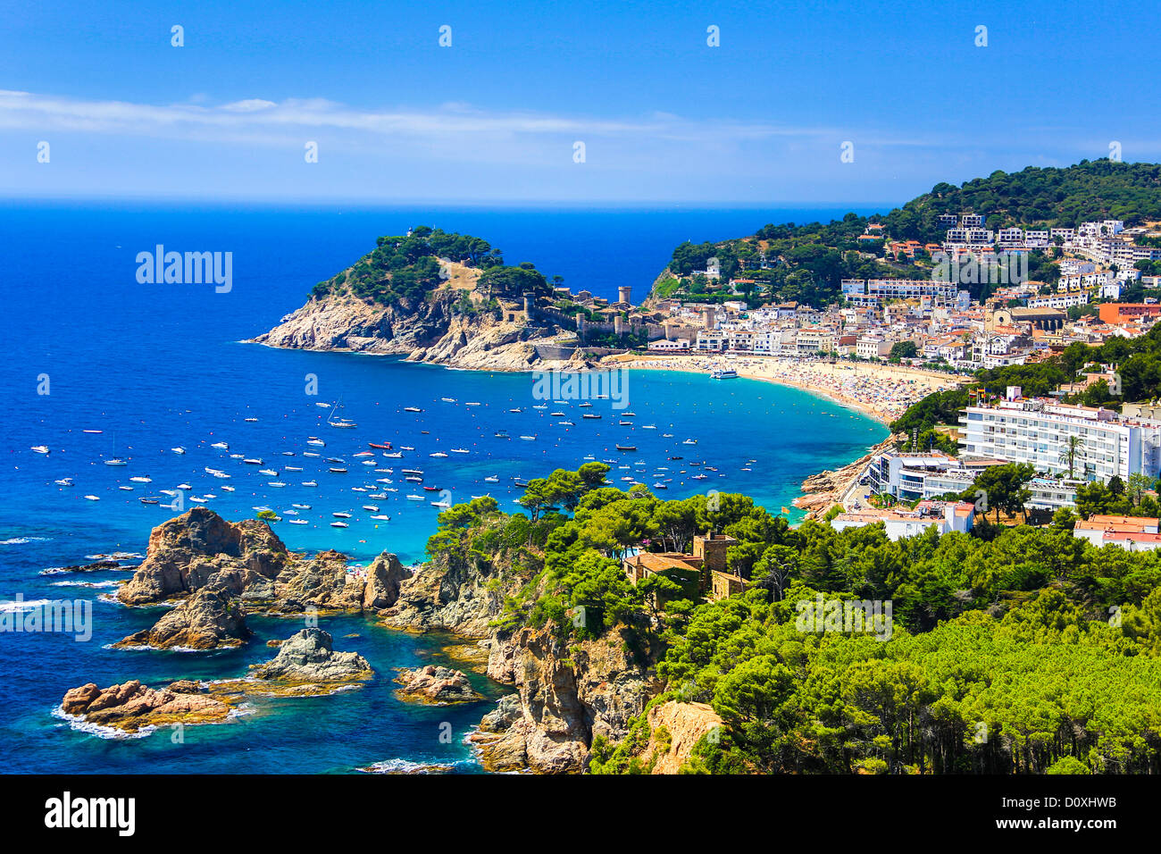 L'Espagne, l'Europe, la Catalogne, la Costa Brava Côte, Tossa de Mar,  ville, bleu, bateaux, falaise, Coast, Costa Brava, paysage, Mediterranea  Photo Stock - Alamy