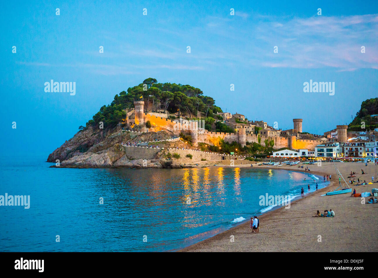 L'Espagne, l'Europe, la Catalogne, la Costa Brava Côte, Tossa de Mar, ville, château de Tossa, coucher de soleil, plage, bleu, château, Coast, Costa Brava, Banque D'Images