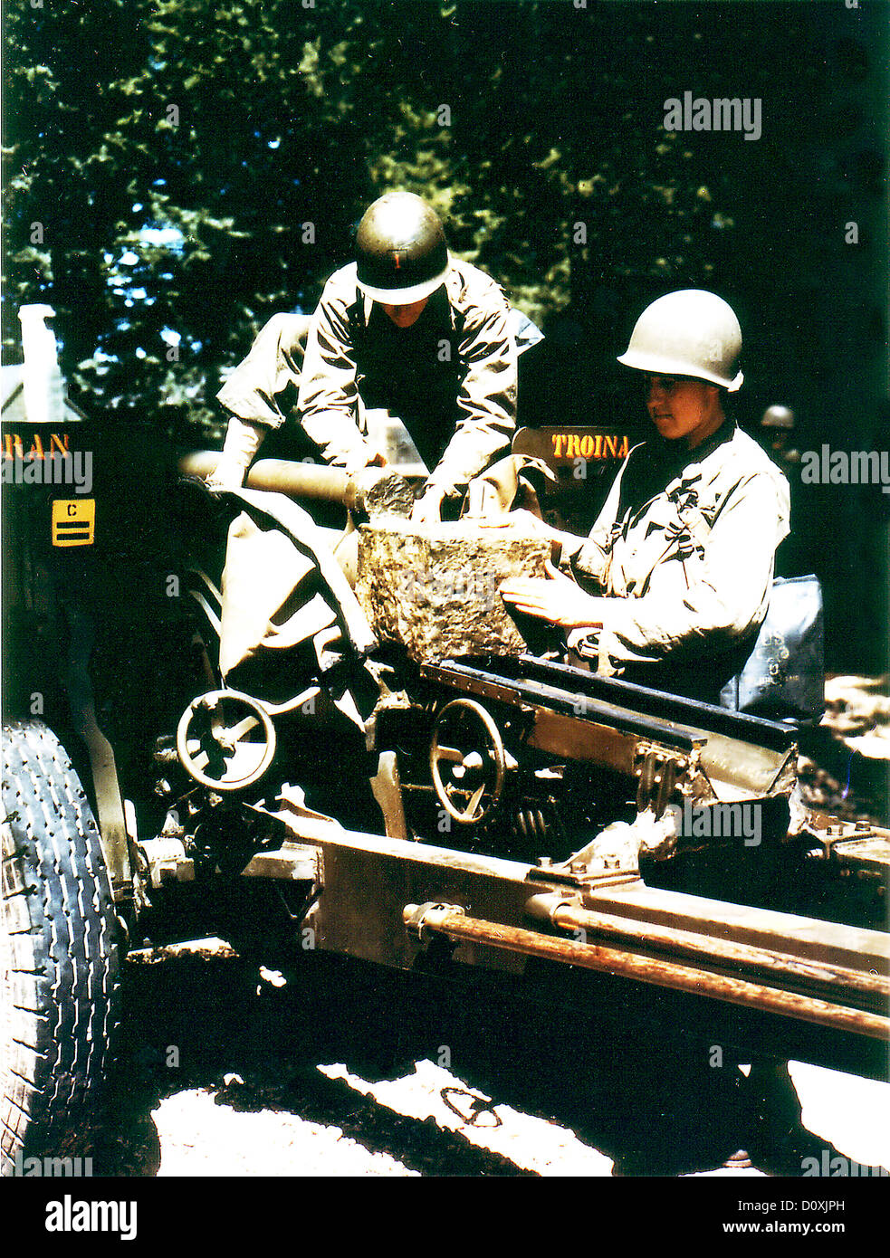 Opération, Overlord, Normandie, les camions, les soldats, Field Artillery, Platoon, 1re Division d'infanterie, United States Army, obusier Banque D'Images