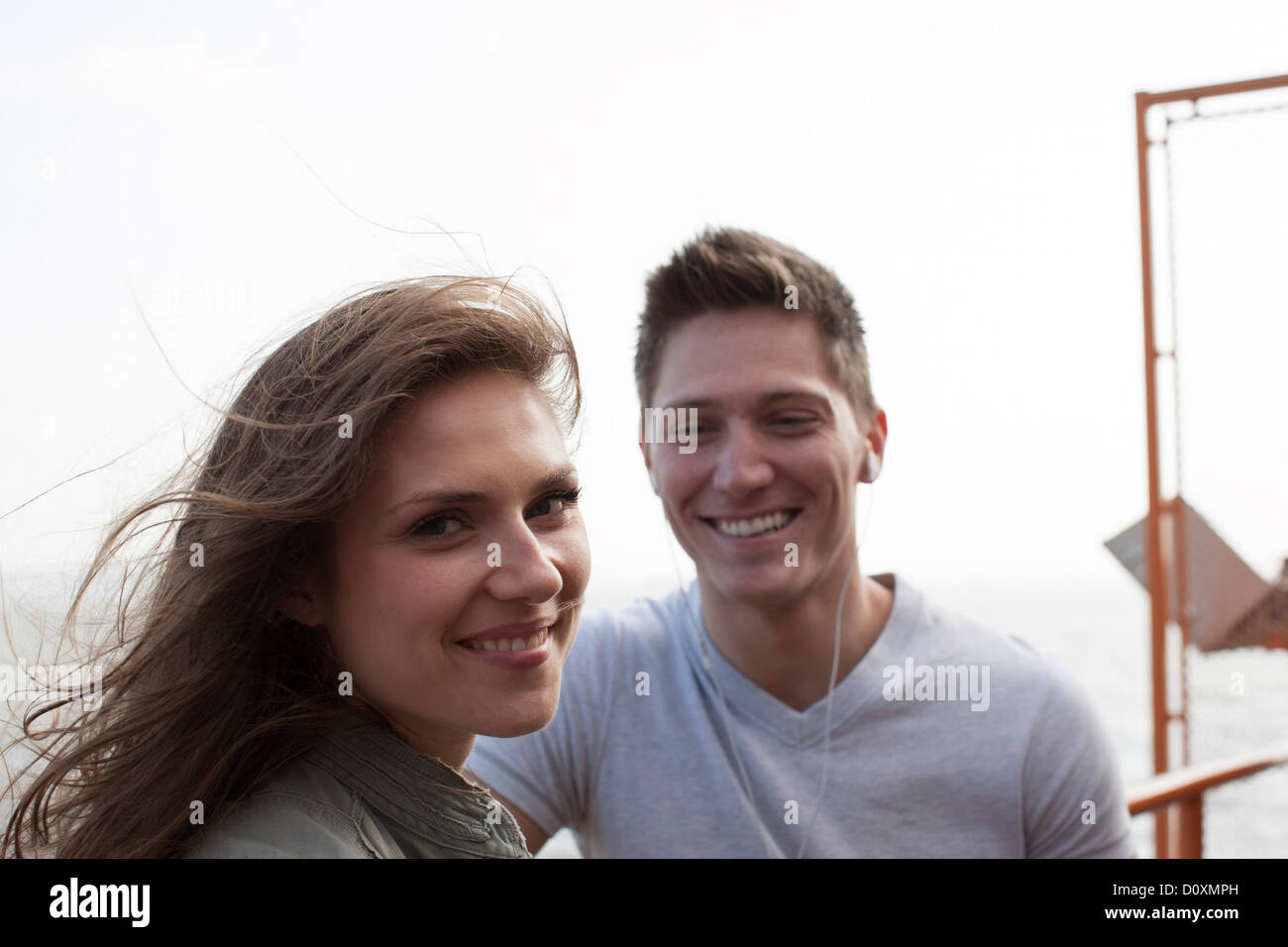 Young couple outdoors Banque D'Images