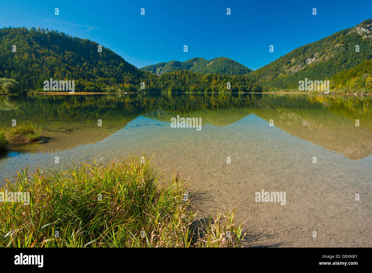 La Bavière, Allemagne, Europe, Haute-Bavière, Chiemgau, Reit im Winkel, ciel bleu, protégé, ciel, sait, bleu, bleu ciel, la montagne, mo Banque D'Images