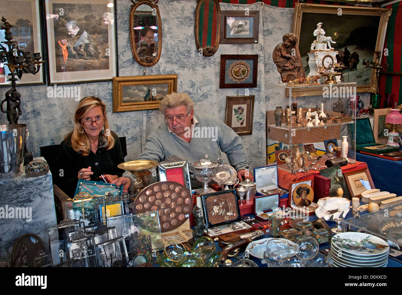 Bruxelles Bruxelles Belgique antiques market Place De Sablon Grote Antique Grand Sablon Banque D'Images