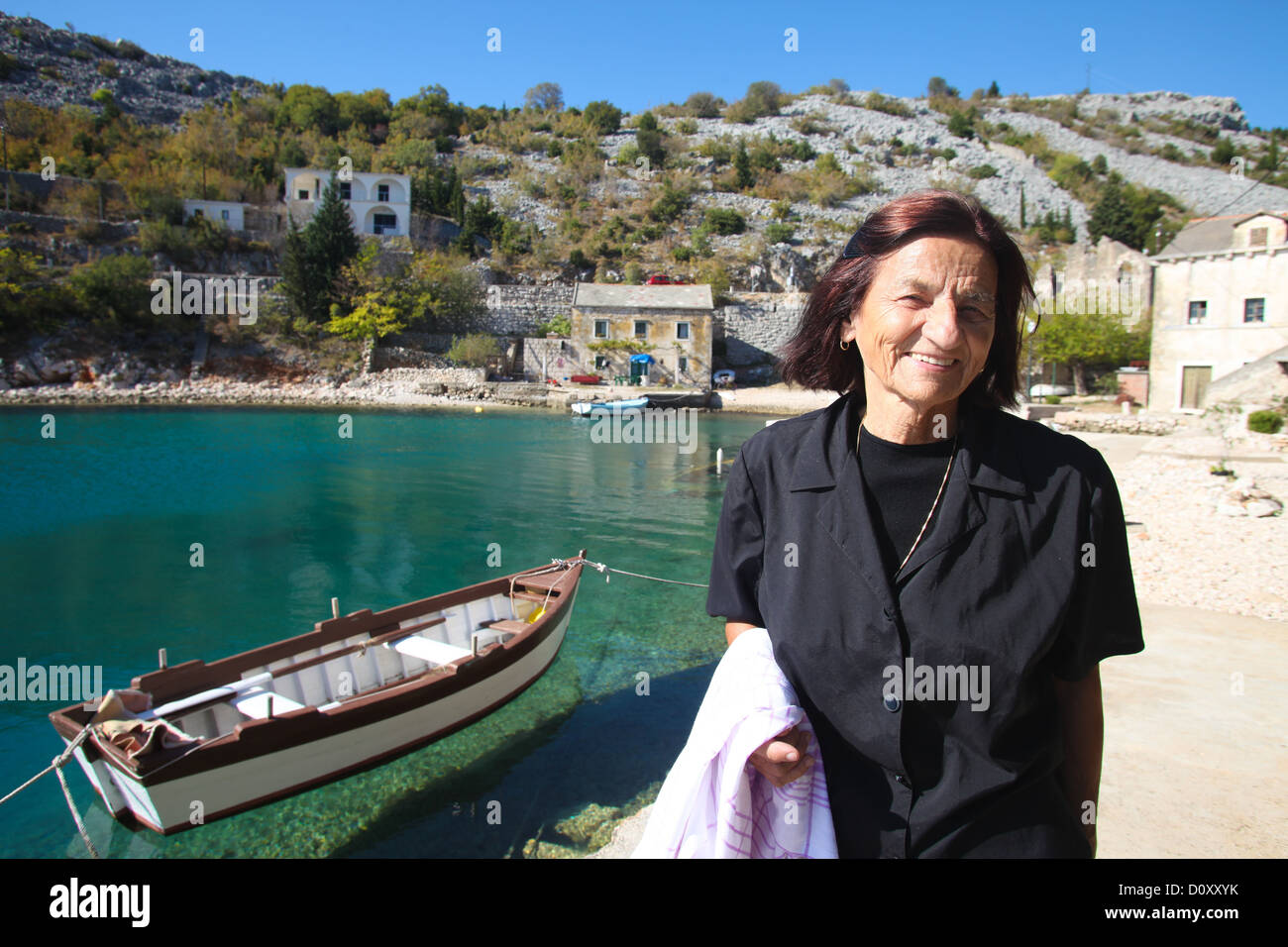 Croatie - 01 OCTOBRE : Portrait of elderly lady croates vêtus de noir sur Octobre 01, 2011 en Croatie. Banque D'Images