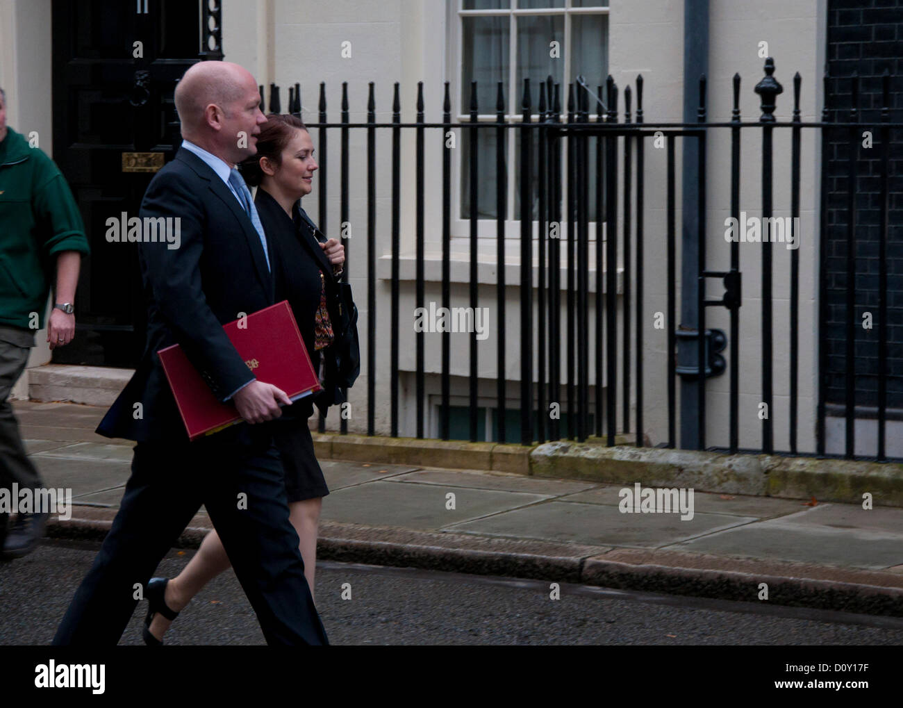 3 décembre 2012, Londres ; Secrétaire aux affaires étrangères, William Hague MP arrive au 10 Downing Street après la convocation du ministère des Affaires étrangères et du Commonwealth (FCO) de l'Ambassadeur d'Israël Daniel Taub. Le FCO a indiqué clairement à Taub 'la profondeur de la UK's concerne' sur les plans visant à construire 3 000 logements de colons dans les territoires terrotories. Credit : Andy Thornley / Alamy Live News Banque D'Images