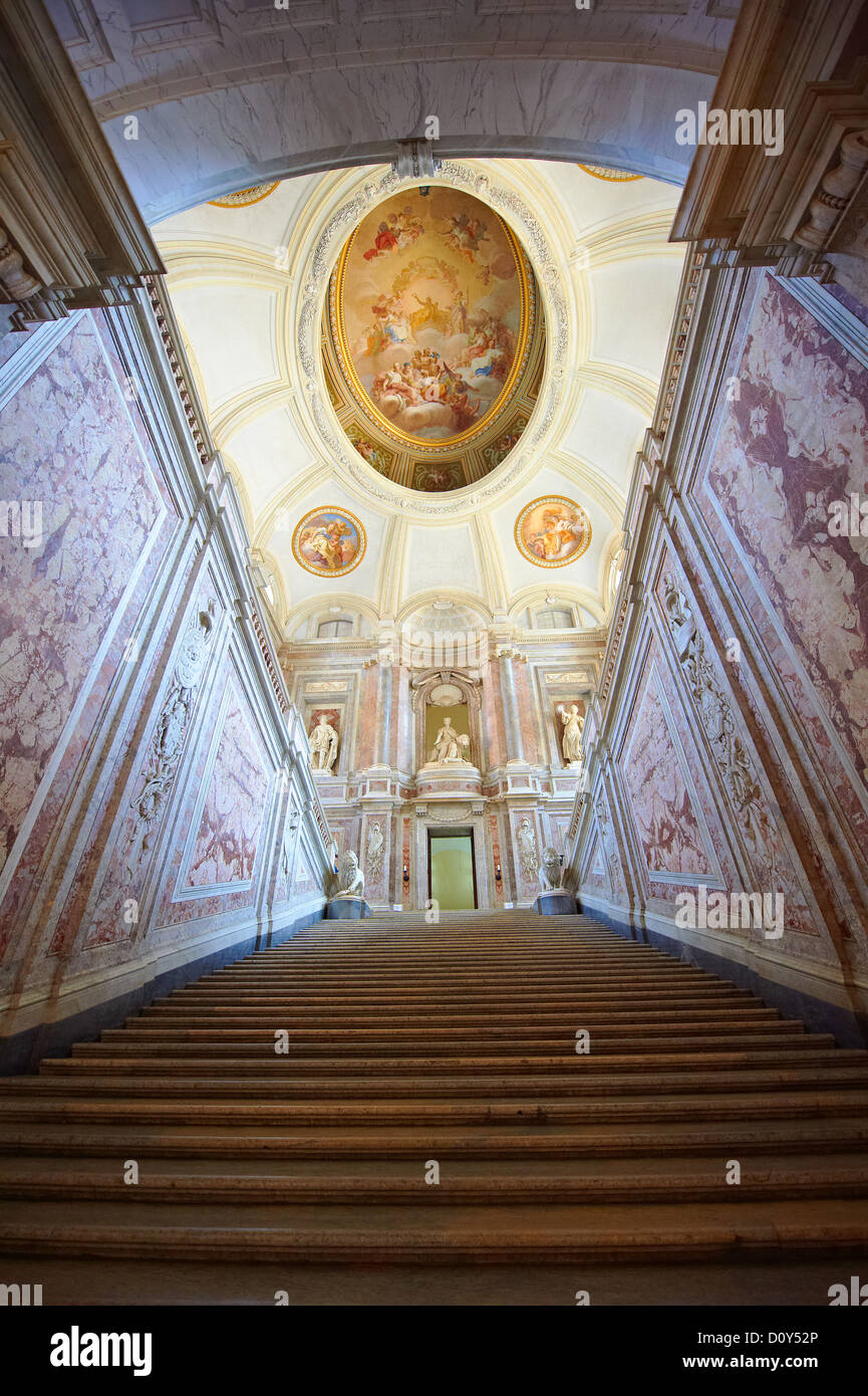 L'Escalier d'honneur Baroque entrée du bourbon rois de Naples Palais Royal de Caserte, Italie. Banque D'Images