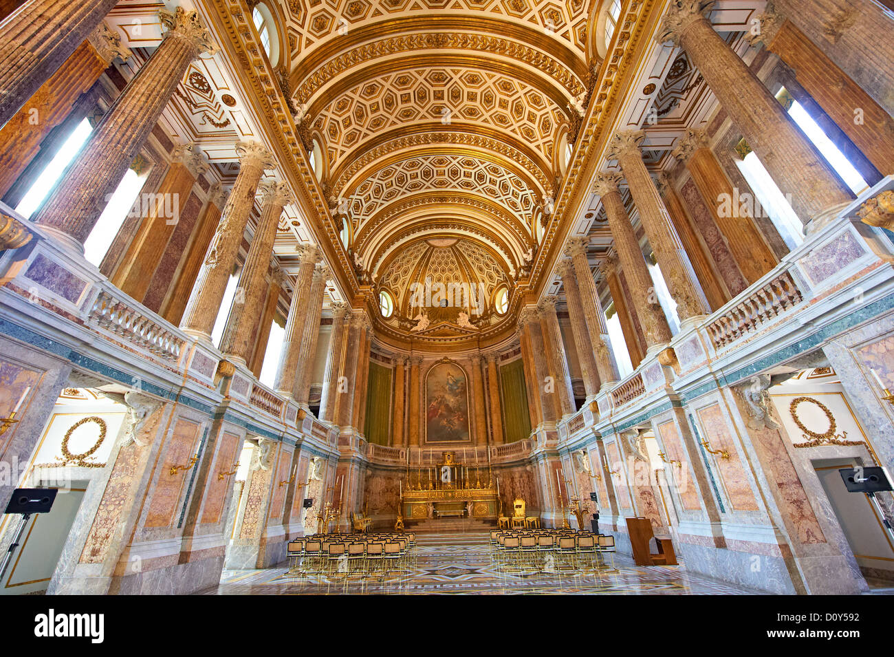 La chapelle baroque des Rois Bourbon de Naples Palais Royal de Caserte, Italie. Banque D'Images