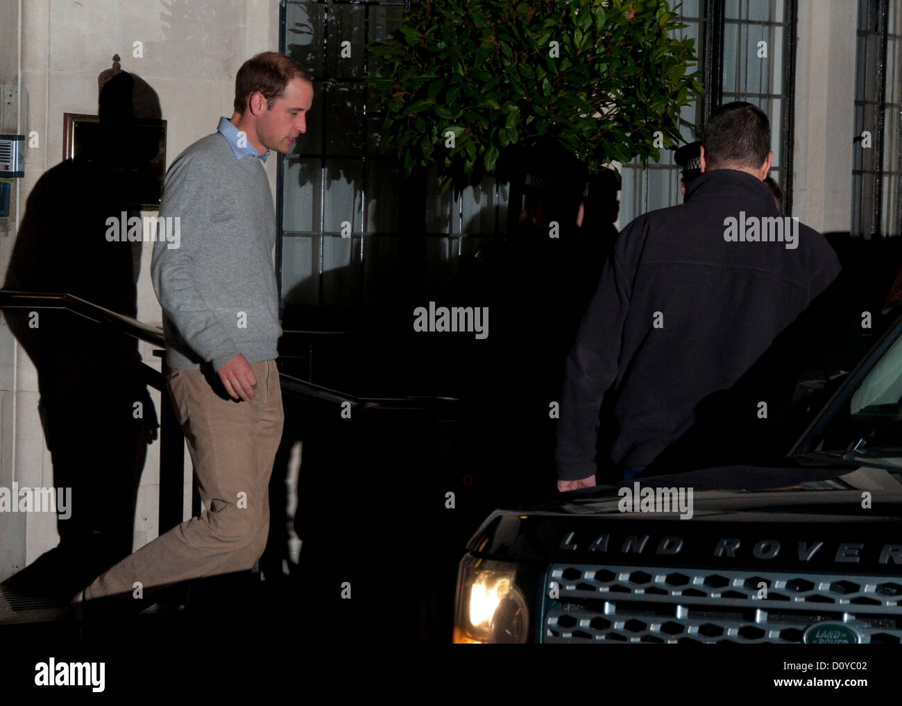 3 décembre 2012, Londres ; le duc de Cambridge quitte le roi Édouard VII hôpital où son épouse la duchesse de Cambridge est un séjour d'une maladie de matin. Le couple a annoncé la duchesse est maintenant enceinte de leur premier enfant. Banque D'Images