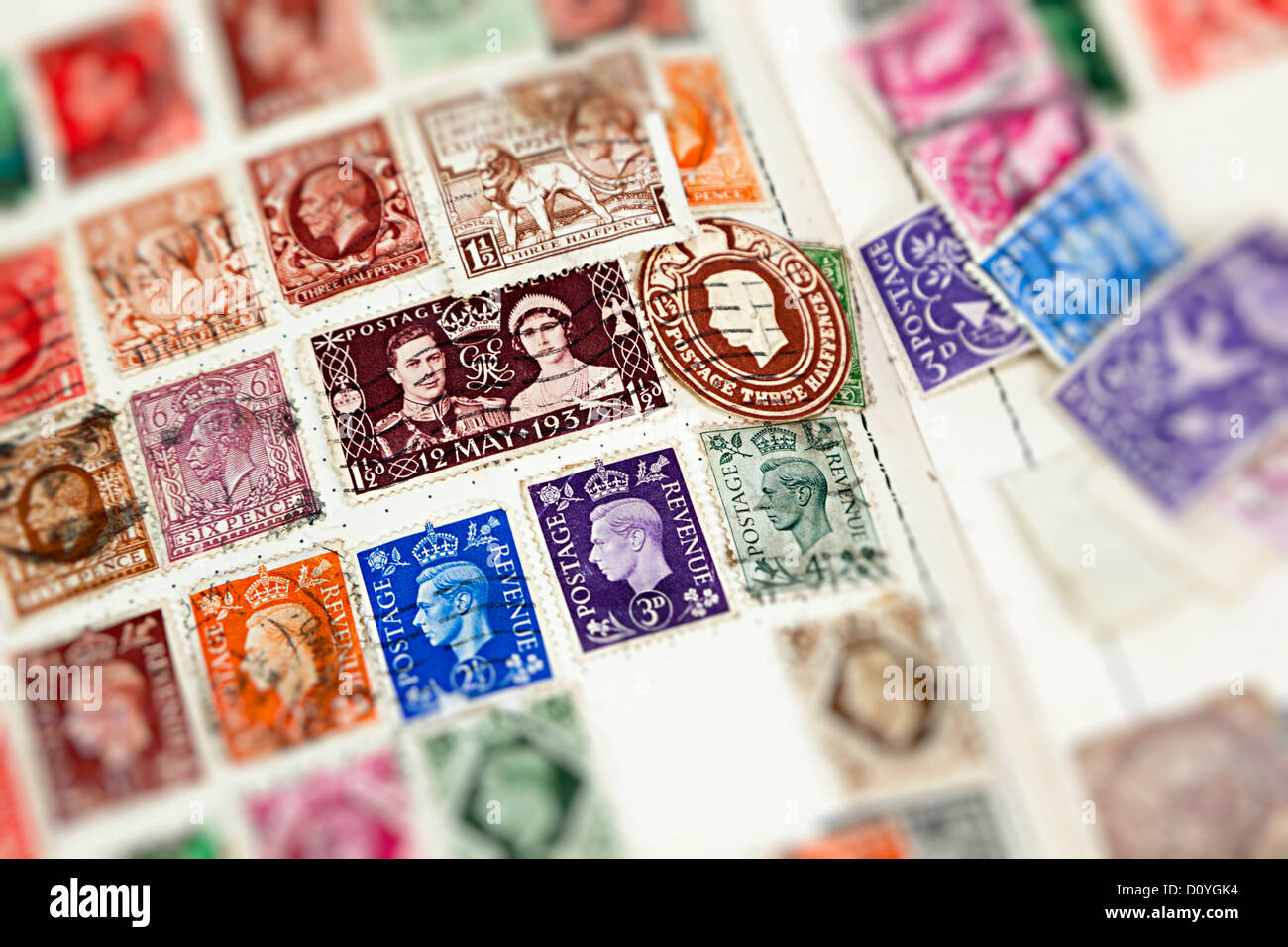 Album de timbres anciens timbres britanniques avec l'accent sur le roi George VI, UK Banque D'Images