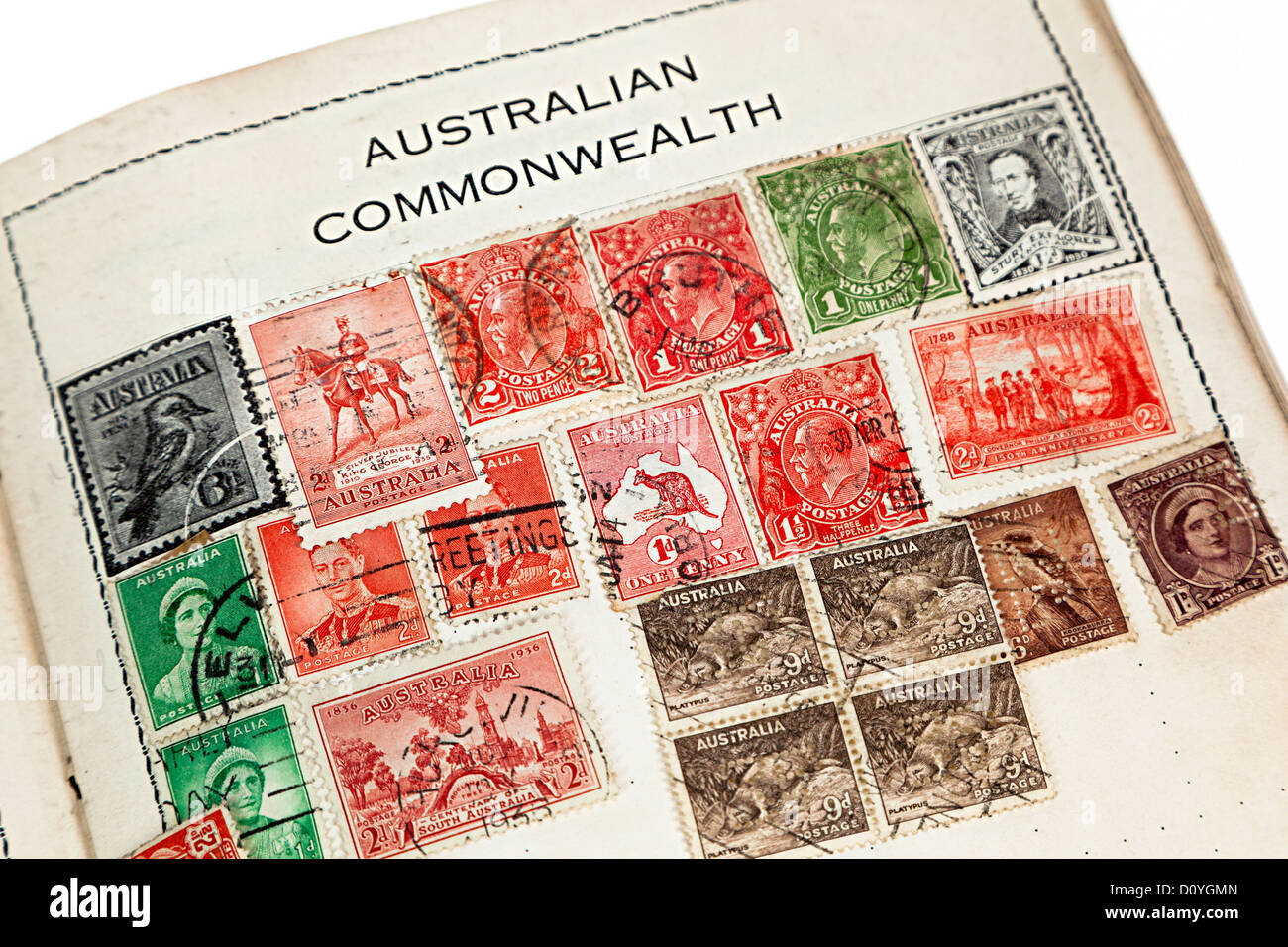 Album de timbres anciens avec la position du Commonwealth de l'Australie, Royaume-Uni Banque D'Images