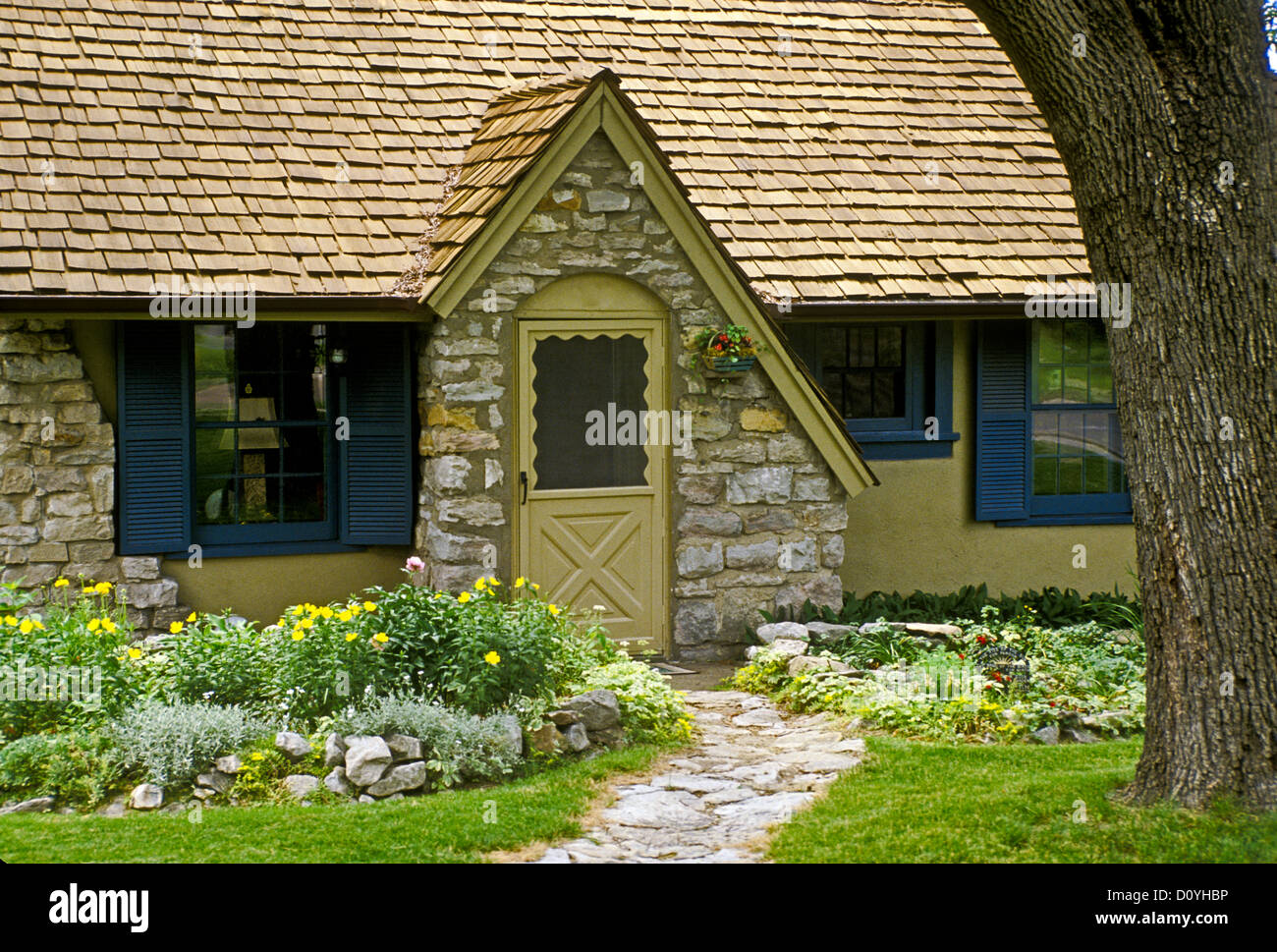 Historique pittoresque maison en pierre avec entrée, Columbia Missouri USA Banque D'Images