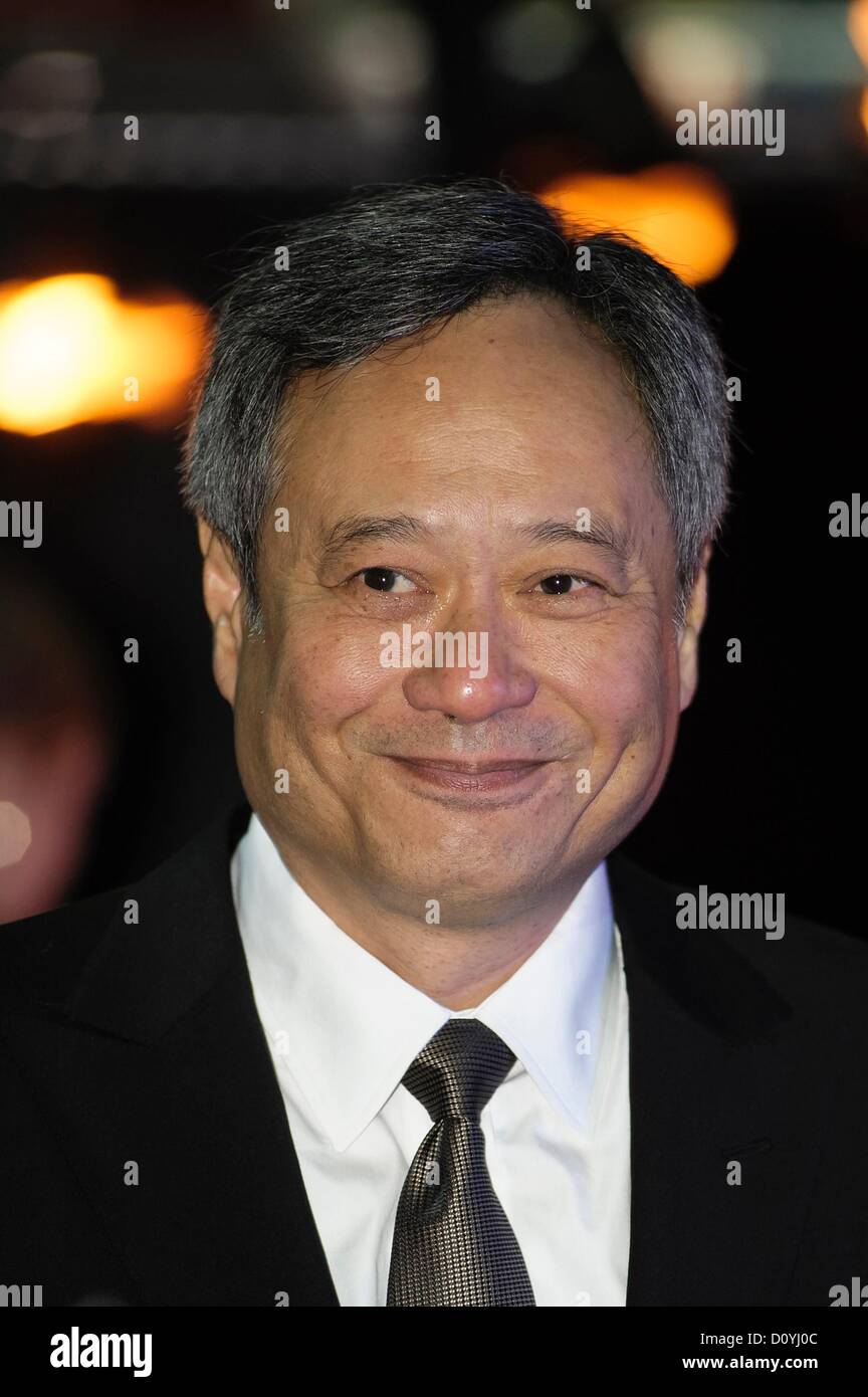 Londres, Royaume-Uni. 3e décembre 2012. Ang Lee directeur assiste à la première UK de LIFE OF PI le 03/12/2012 à l'Empire Leicester Square, Londres. Les personnes sur la photo : Ang Lee. Photo par Julie Edwards Banque D'Images