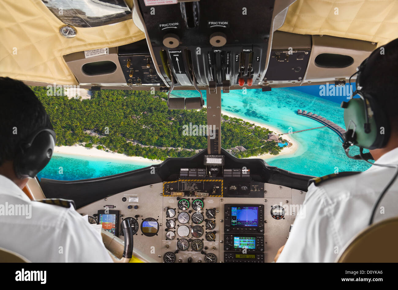 Les pilotes de l'avion de l'île et de pilotage Banque D'Images
