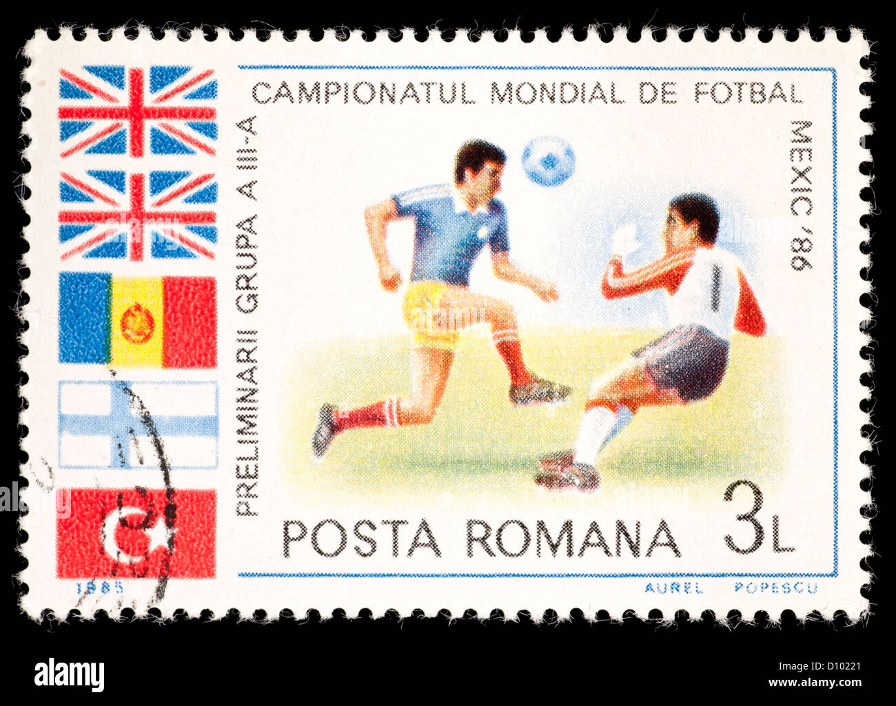 Timbre-poste de Roumanie représentant des joueurs de football, émis pour la Coupe du Monde de soccer 1986. Banque D'Images