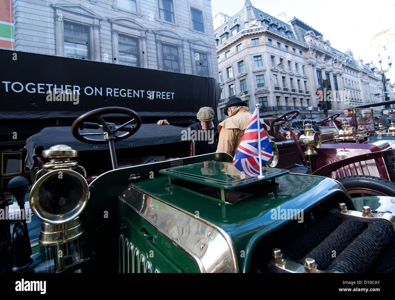 Ensemble à Regents Street , des centaines de voitures anciennes est arrivé pour le RAC Motor Show 2012 Banque D'Images