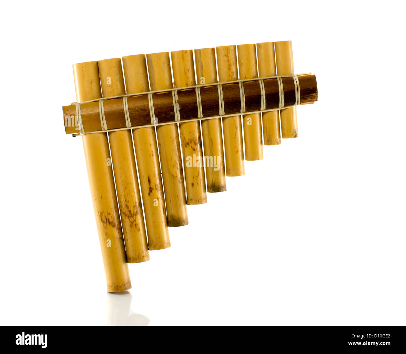 Flûte de pan isolated on white Banque D'Images