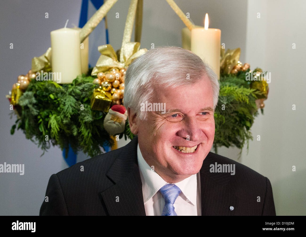 Le premier ministre de Bavière, Horst Seehofer, est représenté au cours de la réunion du conseil de la CSU à Munich, Allemagne, le 3 décembre 2012. Photo : Peter Kneffel Banque D'Images