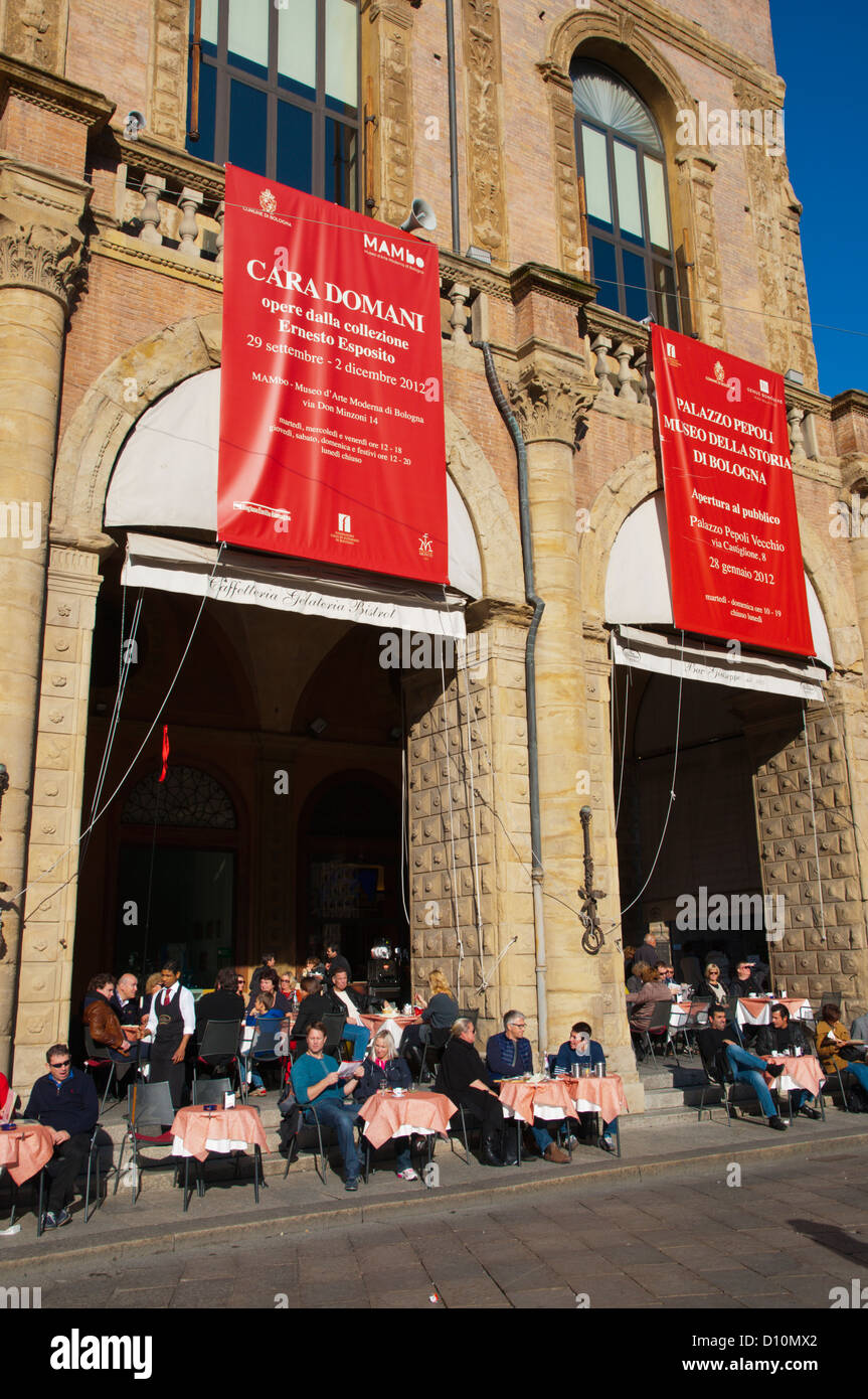 L'extérieur du Palazzo del Podestà Cafe à Piazza Maggiore Bologna city central région Émilie-Romagne Italie du nord Europe Banque D'Images