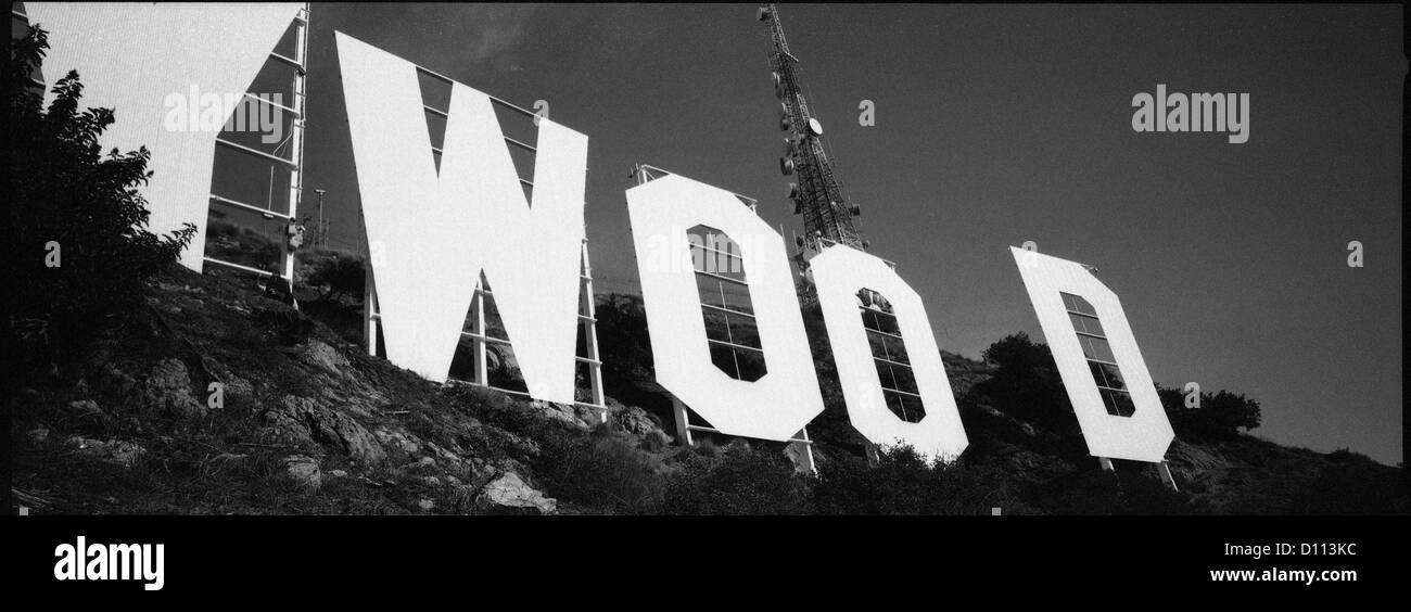 4 décembre 2012 - Hollywood, Californie, USA - un général de la via le panneau Hollywood..Le panneau Hollywood's vaste makeover est terminé aujourd'hui mardi 4 décembre 2012..ARMANDO ARORIZO/PI (crédit Image : © Armando Arorizo/Pi/Prensa Internacional/ZUMAPRESS.com) Banque D'Images