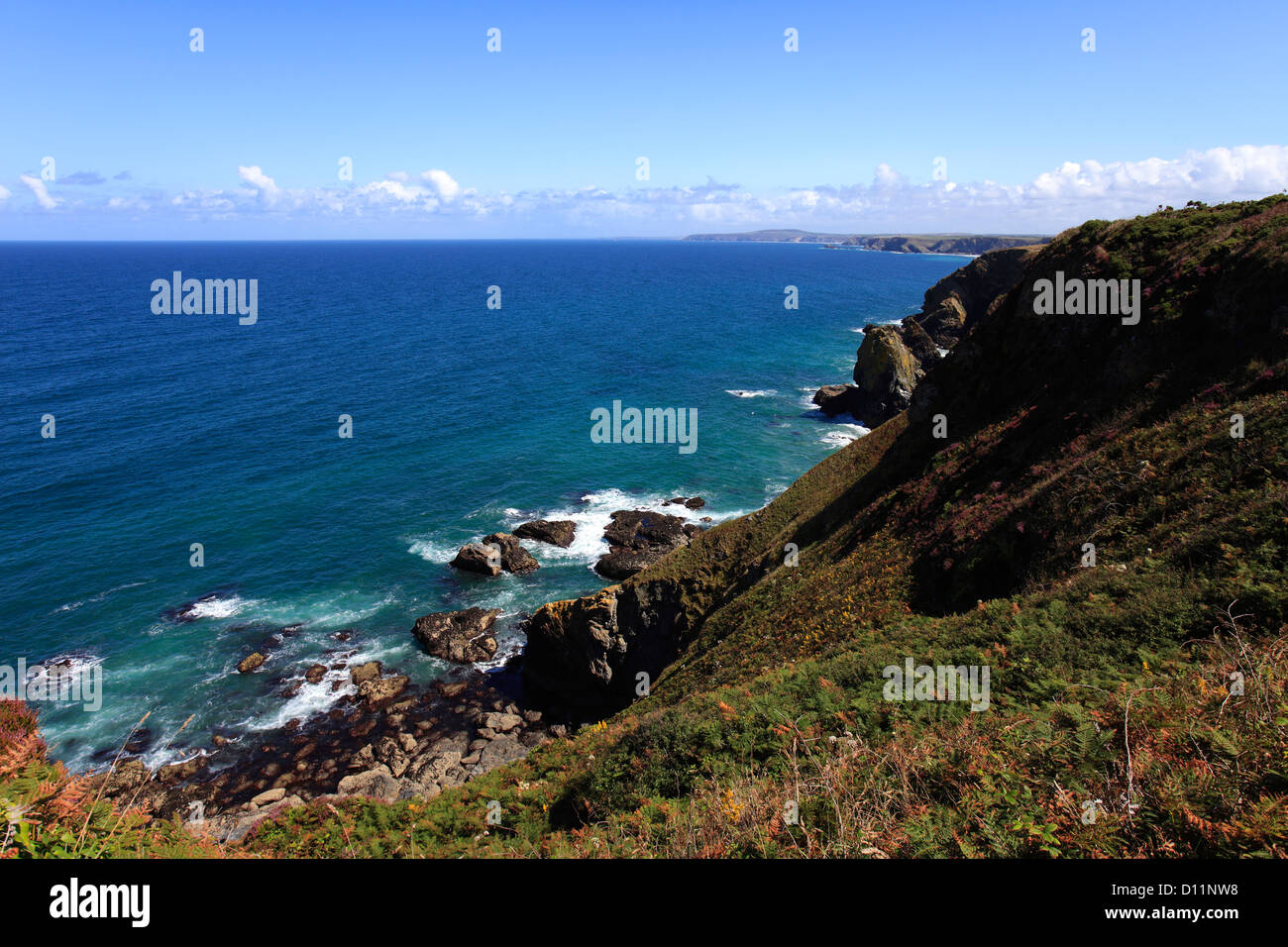 Deadmans Cove, les falaises du littoral, Porteath, comté de Cornwall, England, UK Banque D'Images