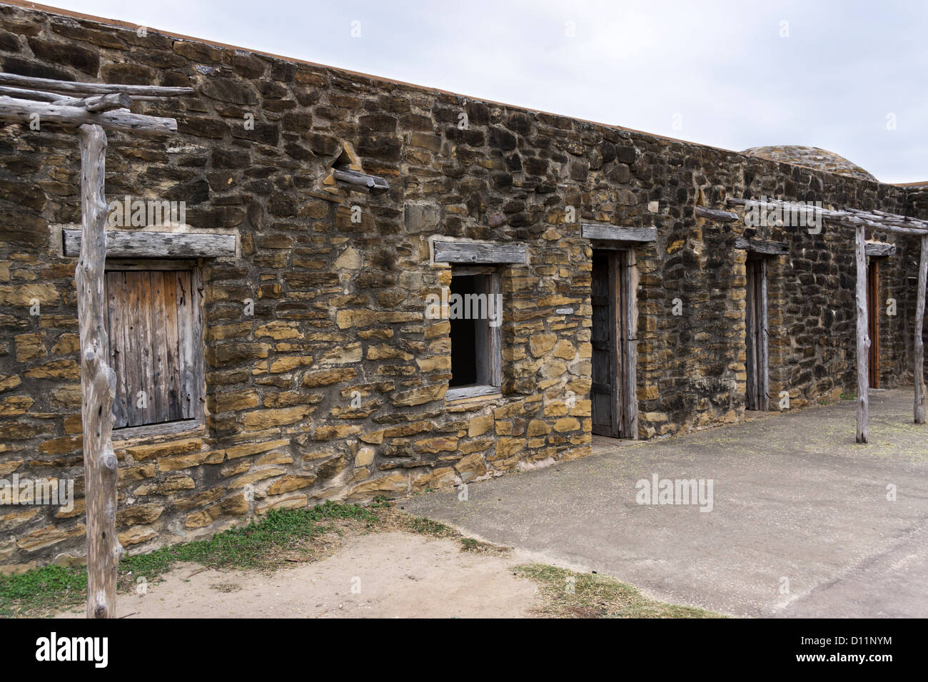 Photo de l'extérieur des logements indiens à la mission de San Jose à San Antonio, Texas Banque D'Images