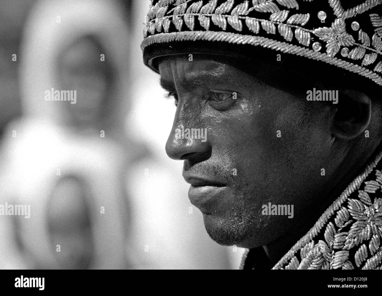 Retour et Blanc Portrait of a Young Man at Cérémonie de mariage, Zway, Ethiopie Banque D'Images