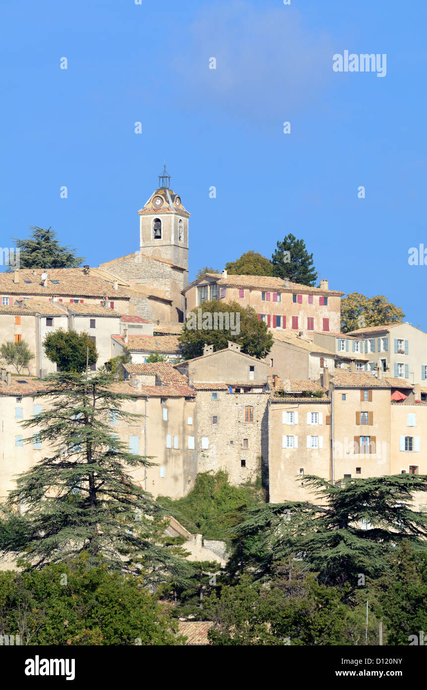Vue sur le village perché de Banon dans les Alpes-de-haute-Provence Provence France Banque D'Images