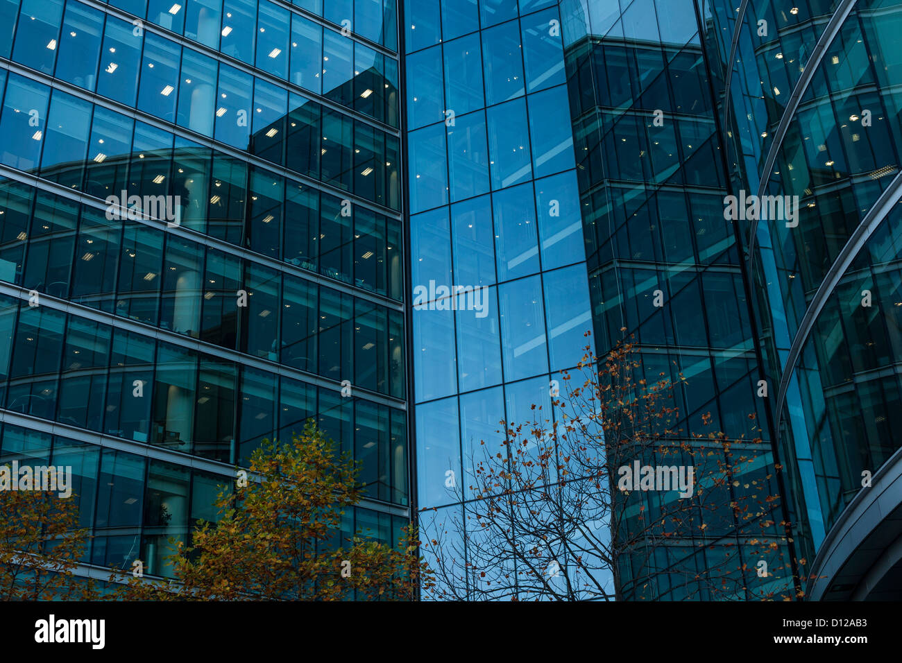 Plus de bureaux à Londres, le verre, l'architecture des bâtiments Banque D'Images
