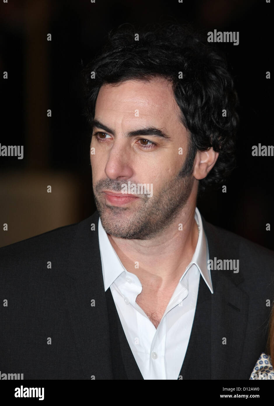 SACHA BARON COHEN LES MISERABLES UK PREMIERE LONDON ENGLAND UK 05 décembre 2012 Banque D'Images