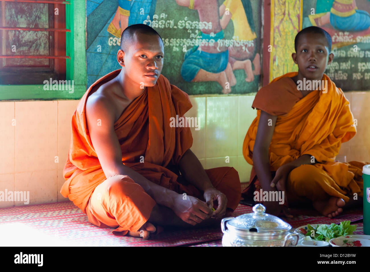 Les jeunes moines bouddhistes Banque D'Images